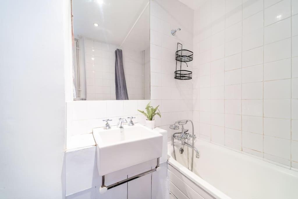 Beautiful One Bedroom Flat In Tavistock Place Londres Extérieur photo