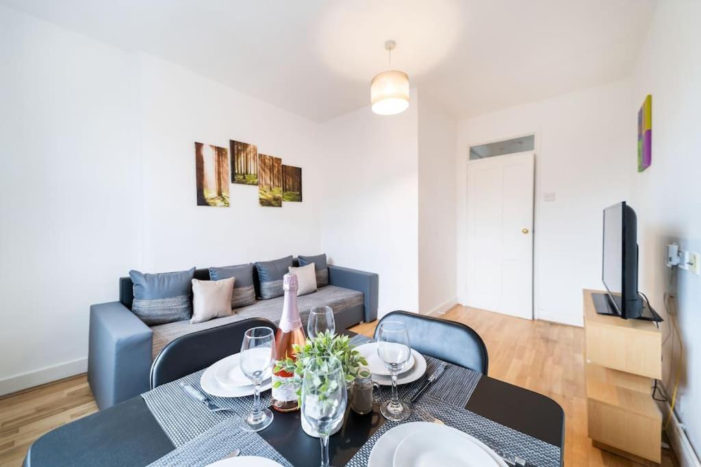 Beautiful One Bedroom Flat In Tavistock Place Londres Extérieur photo